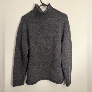 J. Crew Black and grey Wool Sweater Size-S
100% wool